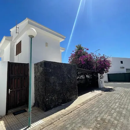 Villa Siroi, Puerto Del Carmen, Heated Pool, 10mn From The Sea Puerto del Carmen